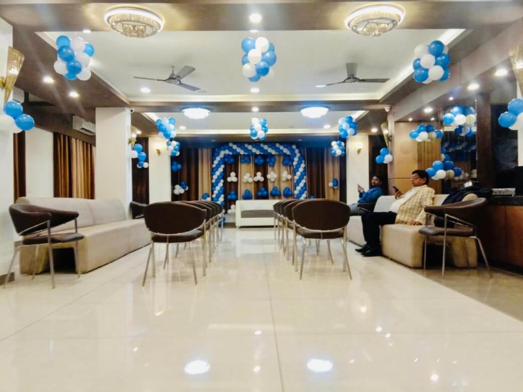 Hotel Signature Planet Индор Екстериор снимка